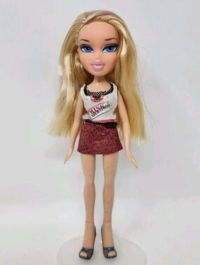 MGA Bratz Cloe Doll W/ Red Streaks Pink Lips Blonde Brats Brat Pretty